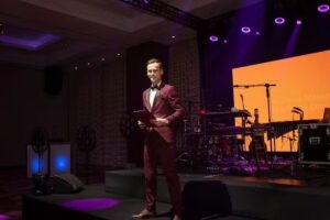 Konferansjer Kamil Szczepanik