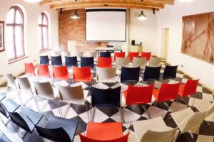 Koszary Funka &ndash; biura i sale konferencyjne