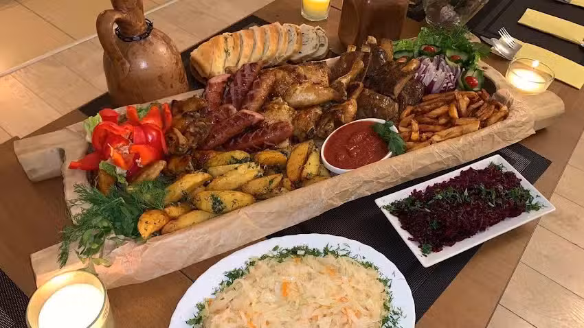 Kozackie Jadło /restauracja Żory/obiady/catering firmowy/catering domowy/przyjęcia okolicznościowe