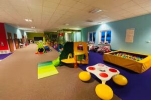 Kraina Urwis&oacute;w sala zabaw imprezy okolicznościowe dla dzieci kinderbale