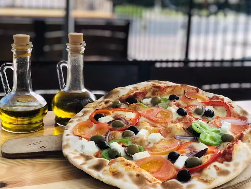 La Famiglia Pizzeria