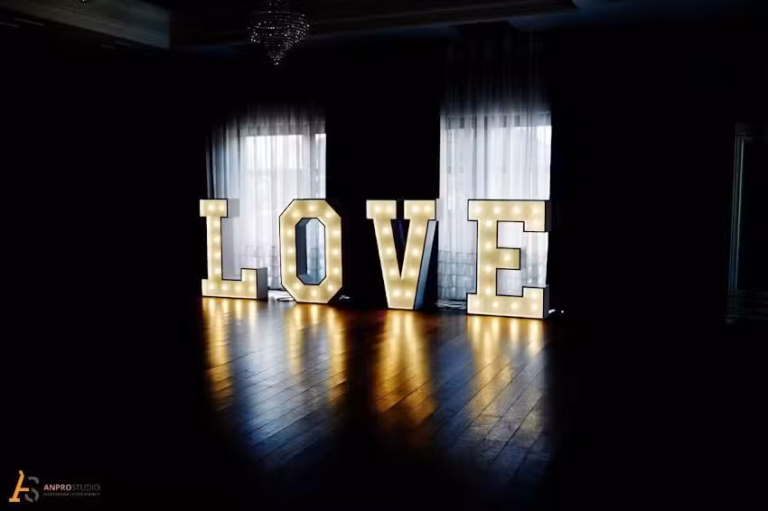 Laura Restauracja, hotel