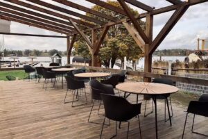 Marina Rydzewo Bistro Port Domki na Mazurach