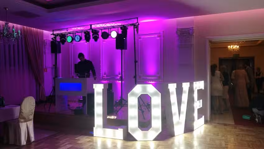 MG PARTY &ndash; dj na wesele &ndash; MG Table &ndash; producent stoł&oacute;w i rozwiązań dla DJ-&oacute;w &ndash; MG RENT &ndash; Wypożyczalnia motocykli tr&oacute;jkołowych