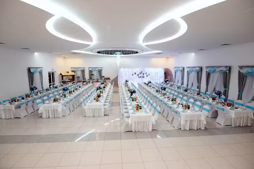 Niespodzianka. Sala Weselna