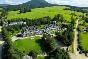 Noclegi & Stadnina Końska Dolina