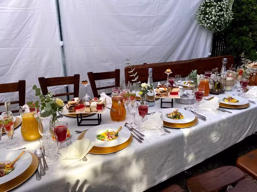 Oberża Sąsiad&oacute;w