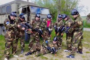 OFENSYWA TEAM POLIGON paintball, imprezy integracyjne, atrakcje dla kolonii, Niechorze, Rewal, Pogorzelica, Pobierowo