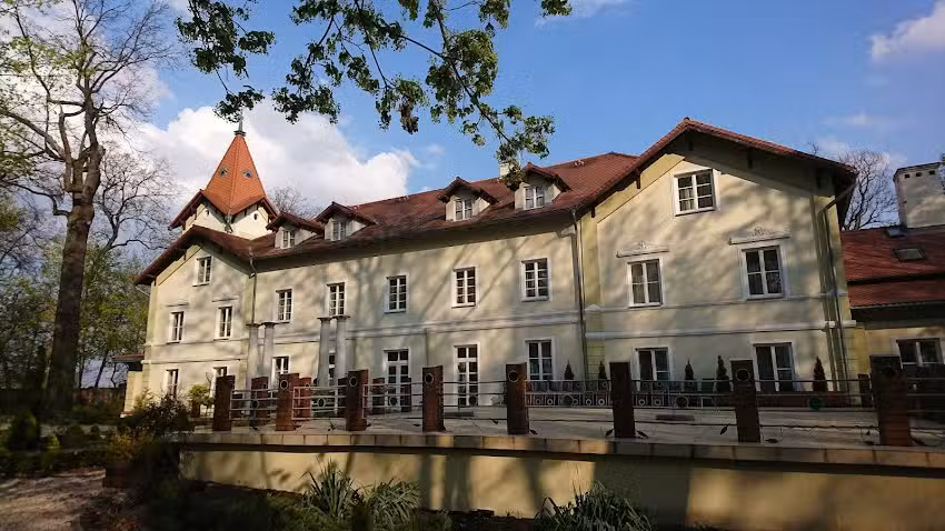 Pałac Kobylin. Restauracja. Hotel. Centrum Konferencyjne