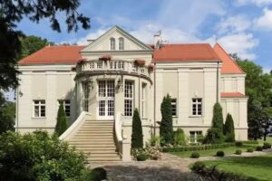 Pałac Pac&oacute;łtowo &ndash; Luxury Resort