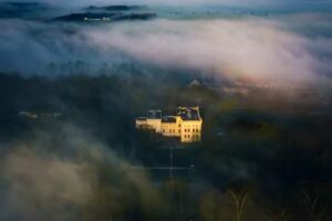 Pałac Śr&oacute;dka