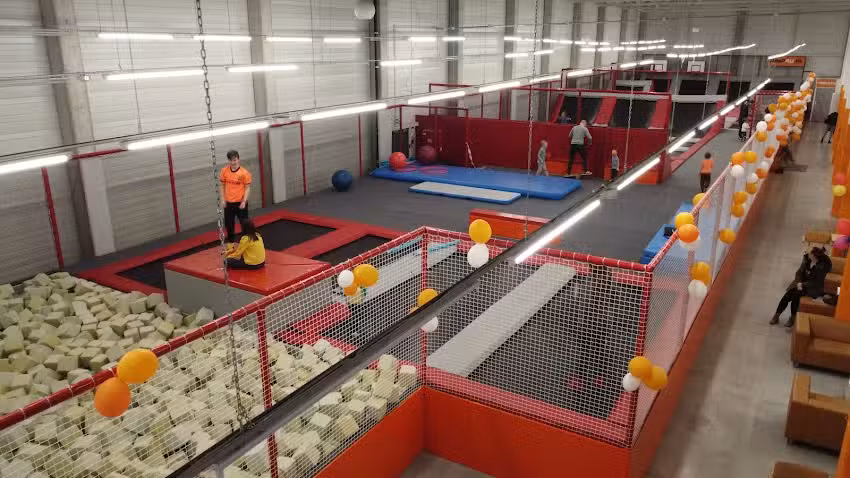 Park trampolin Jump 4U Dzierżoni&oacute;w Bielawa Pieszyce