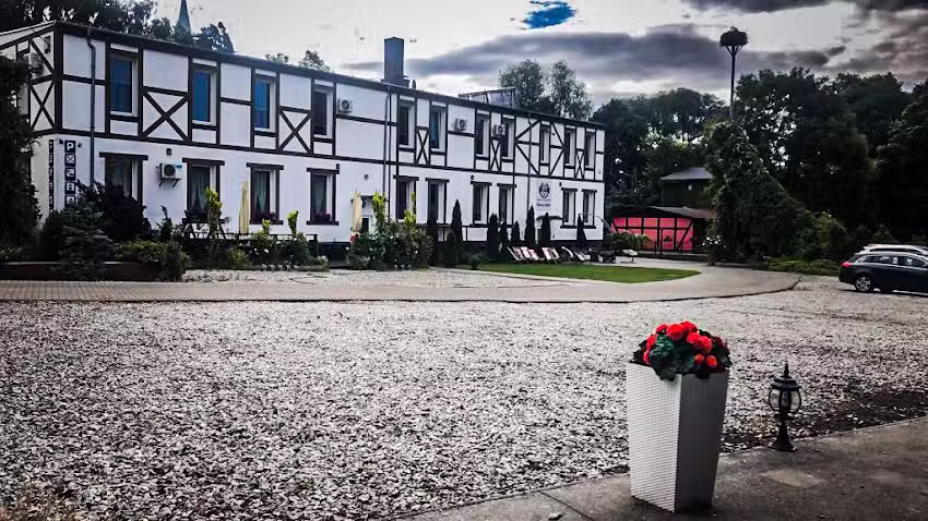 Pensjonat Nowy Młyn** w Namyślinie | Sala weselna, bankietowa i konferencyjna | Noclegi