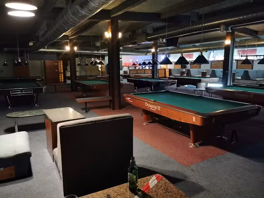 Pino. Klub bilardowy