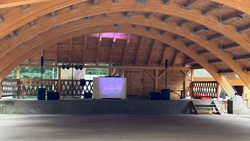 Plac pod Dębem / Place under the Oak tree