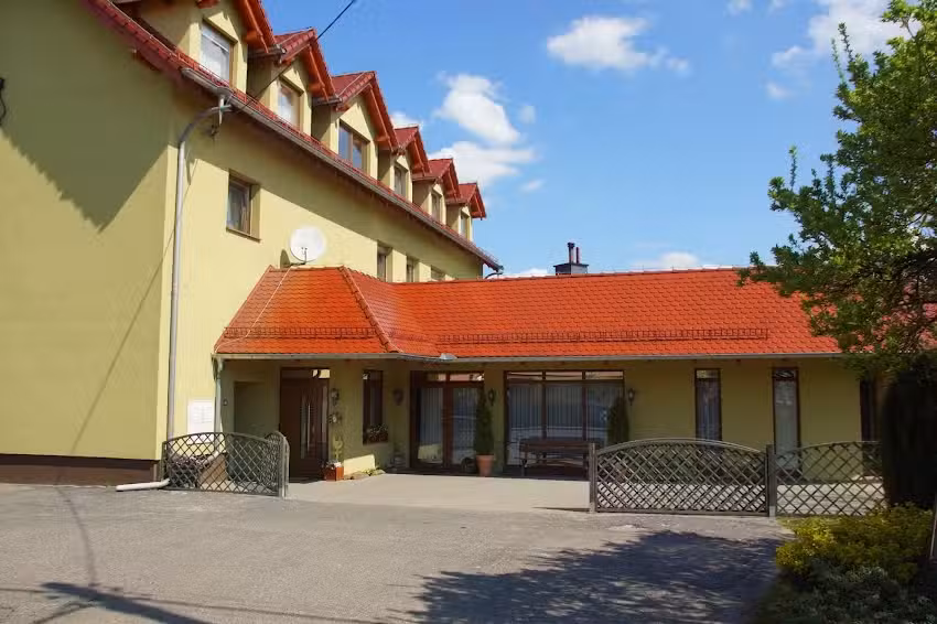 Pokoje Gościnne ECKA / Firma Handlowo Usługowa ECKA