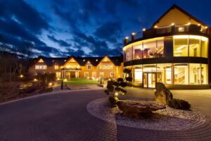 Pory Roku I Hotel i Natura