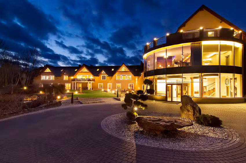 Pory Roku I Hotel i Natura