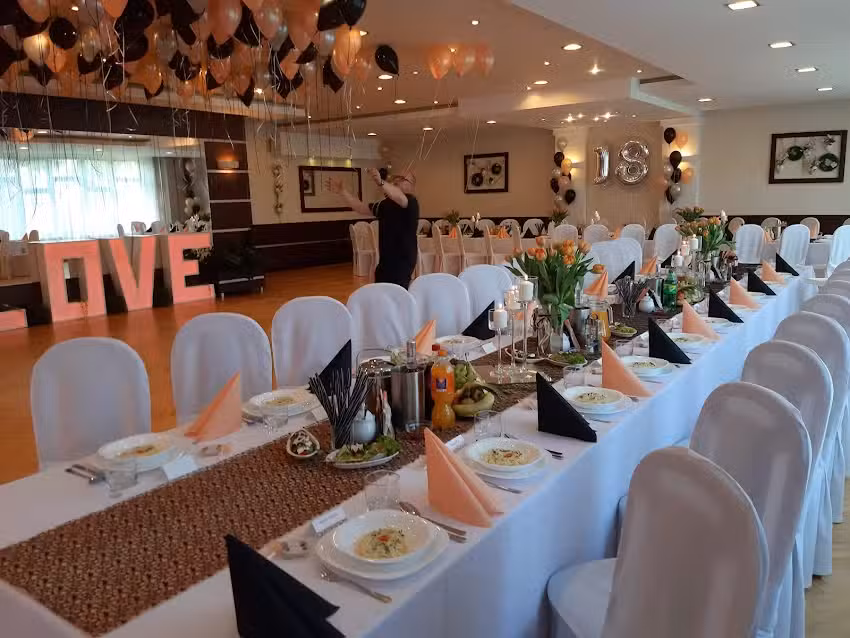 Relaks. Imprezy okolicznościowe, Restauracja, Catering