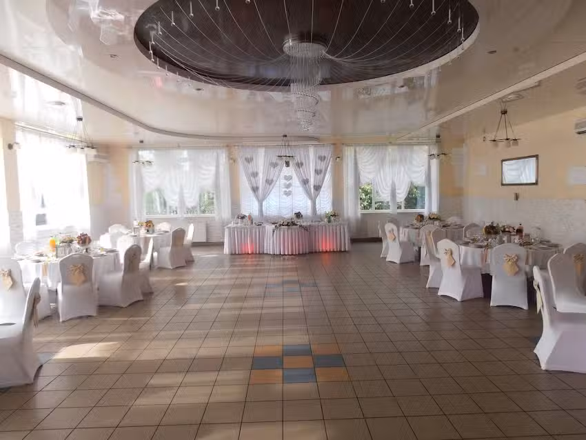 Restauracja &bdquo;AS&rdquo; &ndash; Noclegi