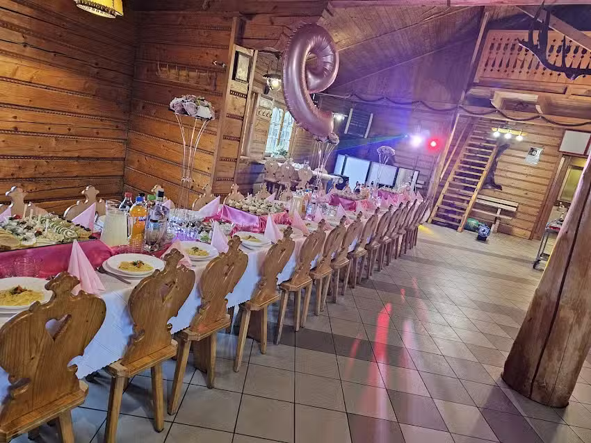 Restauracja Catering R&oacute;żany Dw&oacute;r