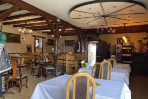 Restauracja Dw&oacute;r Hubertus