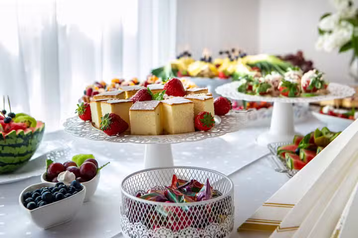 Restauracja ESKA &ndash; rodzinne przyjęcia i spotkania biznesowe w kameralnej atmosferze.