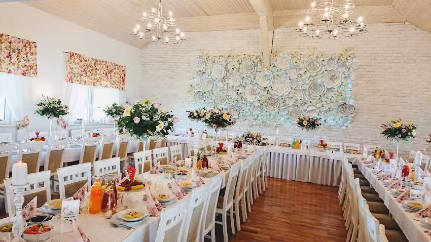 Restauracja &bdquo;KAROL&Oacute;WKA&rdquo;