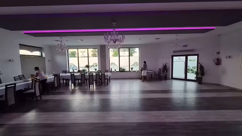 Restauracja &bdquo;KRYSZTAŁOWA&rdquo; Organizacja Imprez Okolicznościowych, Sala Weselna, Catering