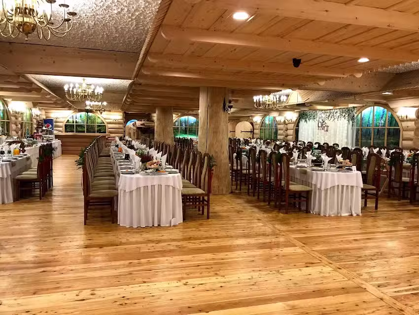 Restauracja Mazurowy Dw&oacute;r