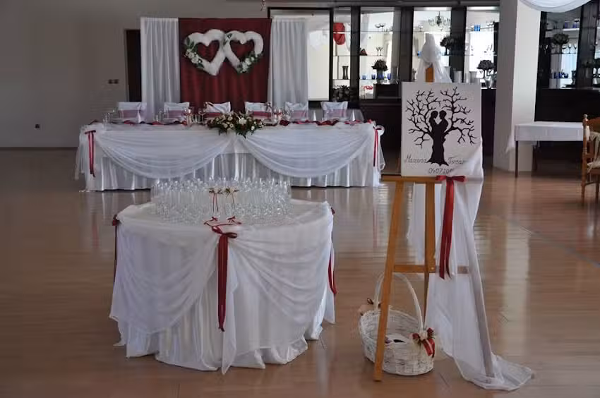 Restauracja Noclegi Millenium