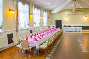 Restauracja Smakosz, dow&oacute;z, catering