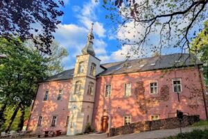 Rezydencja Dw&oacute;r G&oacute;rny