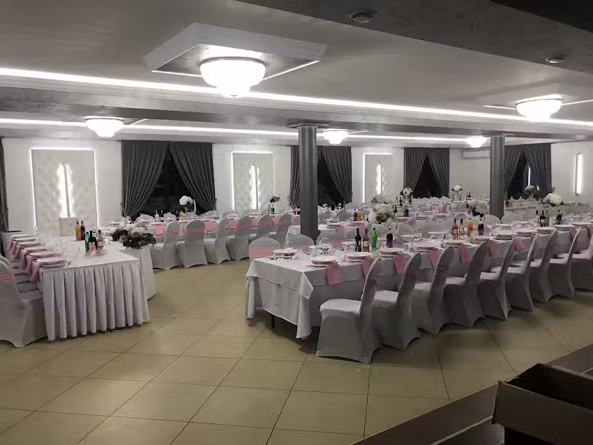 Sala Bankietowa &bdquo;FLORES&rdquo;