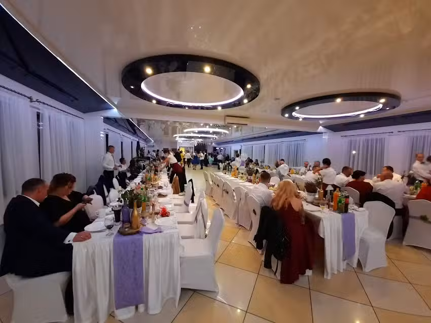 Sala bankietowa &bdquo;Krzyżewscy&rdquo;