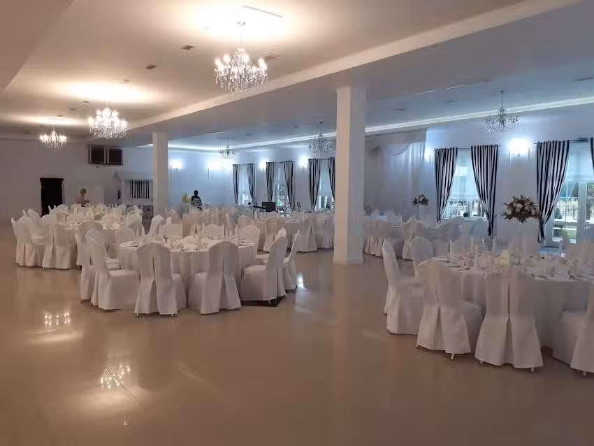 Sala bankietowa Warszawa | Sala na konferencje &ndash; Willa Emilian&oacute;w