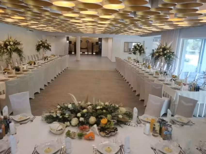 Sala Przyjęć Okolicznościowych &bdquo;Rezydencja&rdquo;