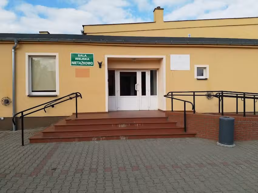 Sala Wiejska w Nietążkowie