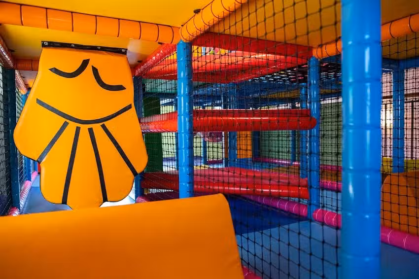 Sala Zabaw Hulanki &ndash; Warszawa Targ&oacute;wek