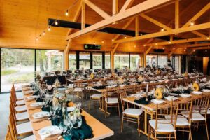 Sielsko Anielsko – Szklana Stodoła Weselna, ślub w plenerze, warsztaty, imprezy