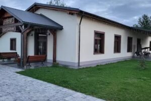 Spichlerz w „Madejówce” Sala bankietowa, Noclegi