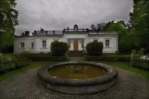 Srebrna. Pałac ośrodka kulturalno &ndash; szkoleniowego PKN Orlen S.A.