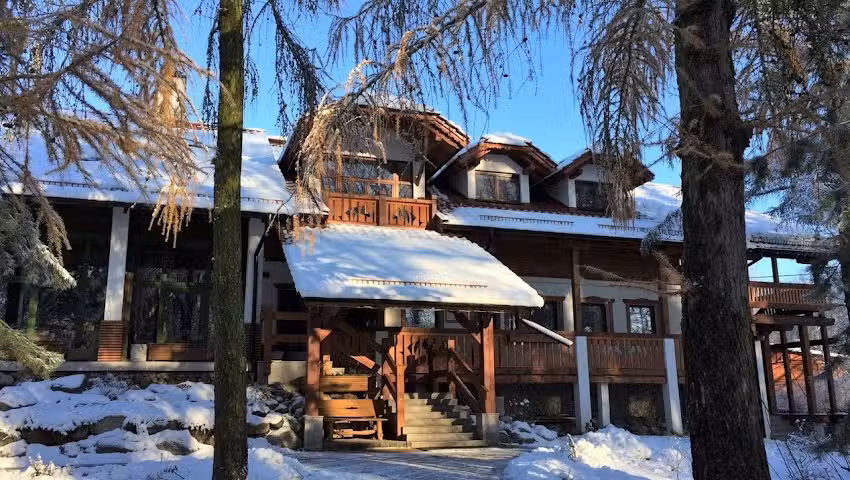 Stajnia Sarn&oacute;wek. Rozajny Małe. Wypoczynek. Noclegi. Imprezy. Szkolenia. Jazda Konna Dla Dzieci