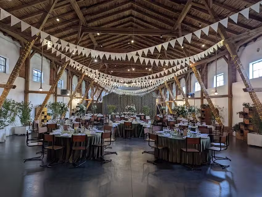 Surdut &ndash; oprawa muzyczno-konferansjerska wydarzeń