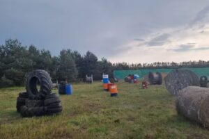 Świerkowy Paintball Jakubowo Lubińskie – Imprezy firmowe, integracje lu b urodziny w terenie