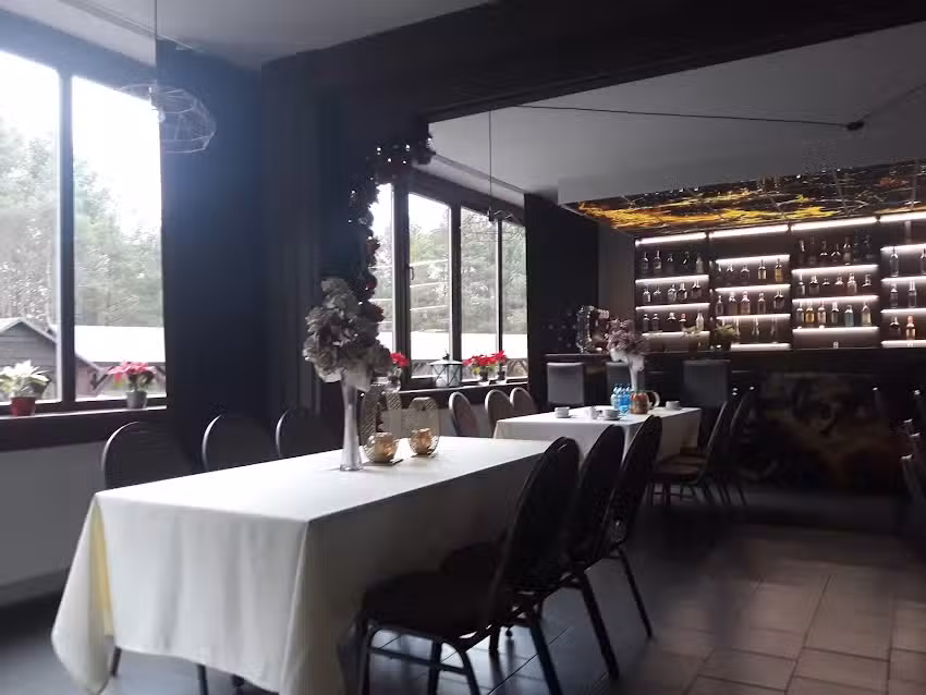 Tarcza Restauracja / Wesela / Imprezy okolicznościowe / Obiady