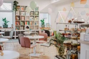 Tęczowy Zakątek Klubokawiarnia