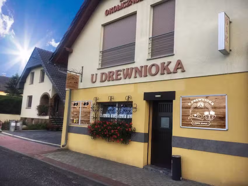 U Drewnioka Pizzeria, Bar & Agroturystyka