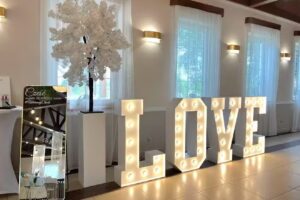 Ubieramy Chwile – Dekoracja Kościołów i Sal Weselnych