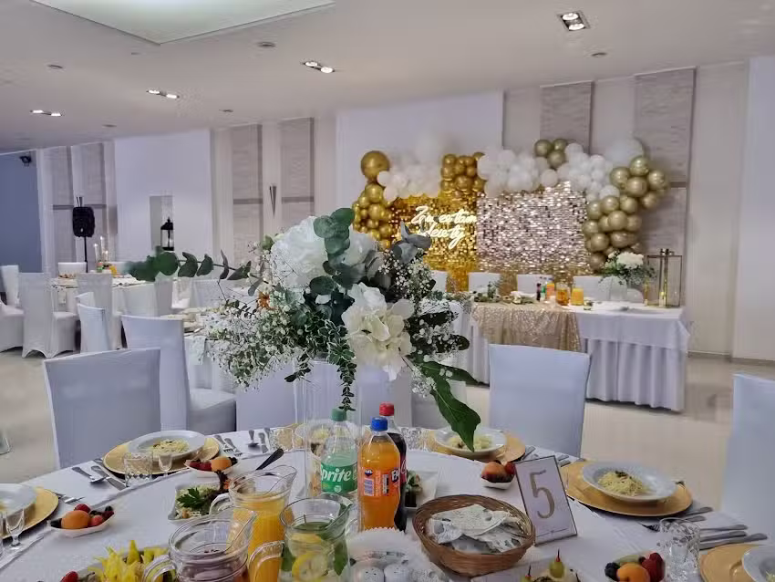 W lustrze lasu. Sala Bankietowa